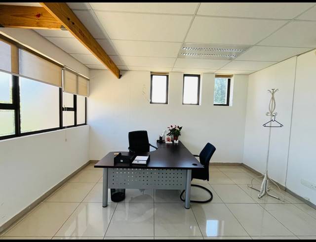 146M² OFFICE FOR SALE IN FOURWAYS GARDENS